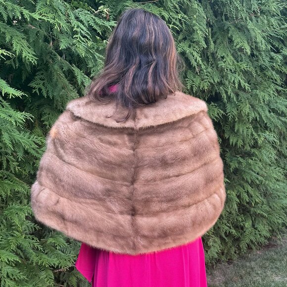 Vintage Mink Wrap or Stole in Excellent condition. - Picture 8 of 14